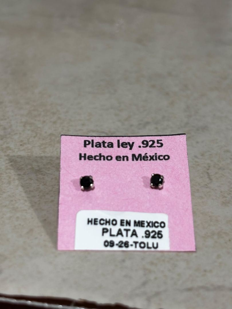 Arete De Circonia Negra