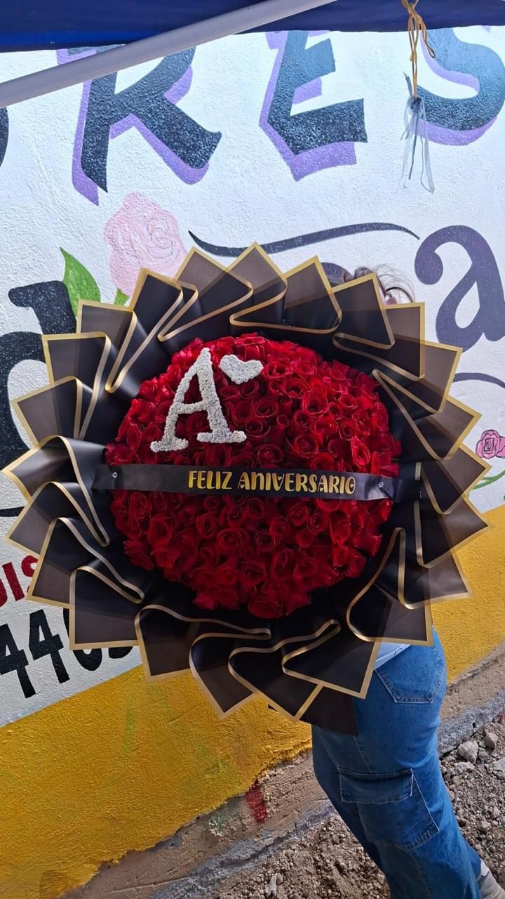 200 rosas, liston y letra guipsofilia
