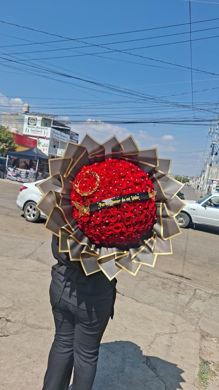 250 rosas corona, y liston