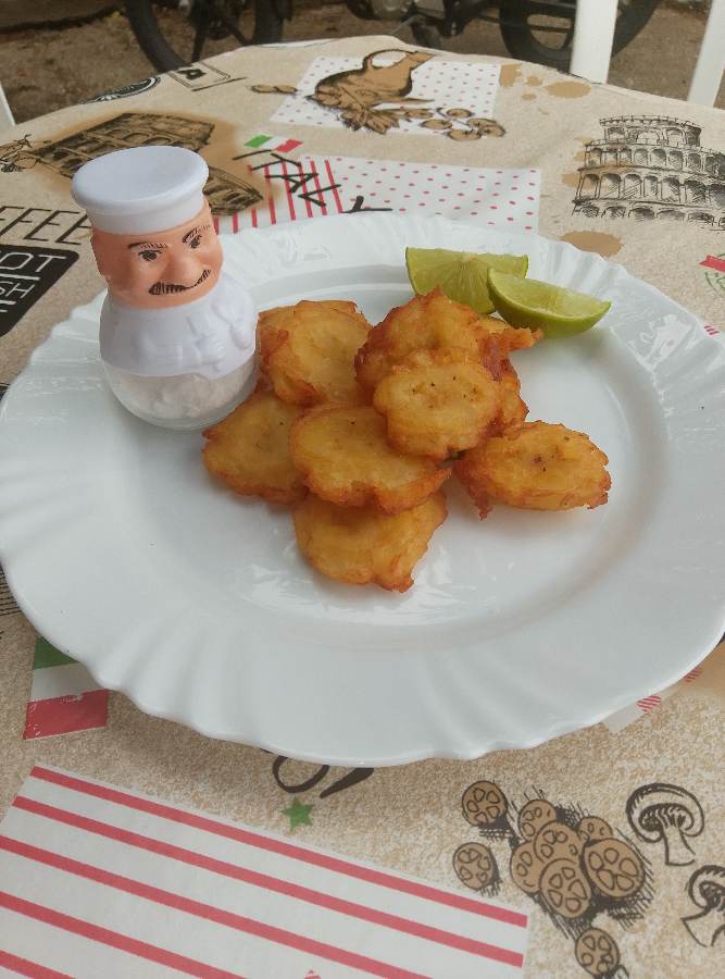 Comida y bebidas