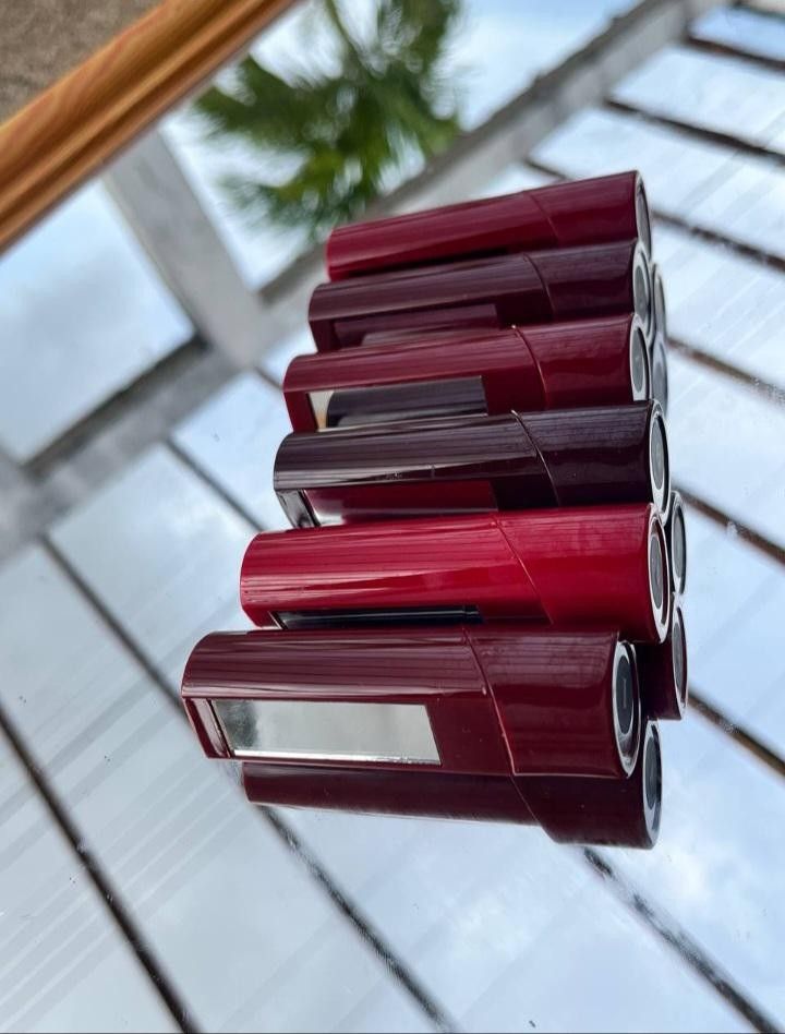 LABIAL CON ESPEJO JACKELINE