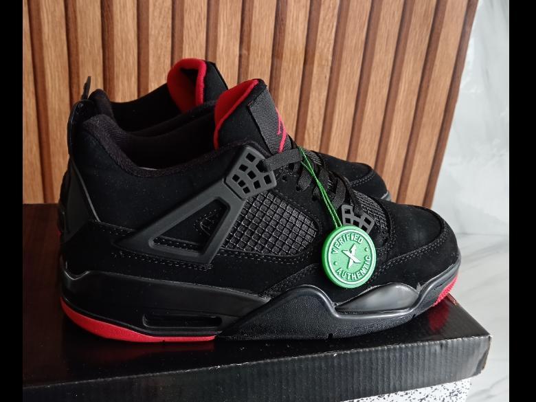Jordan Retro 4 Black