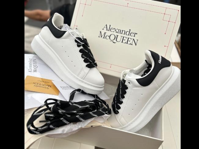 Alexander McQueen Blanco-negro