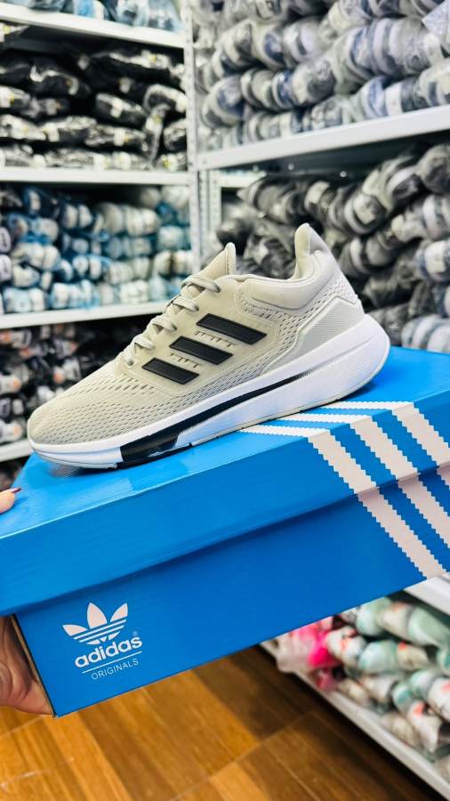 adidas EQ21 Run