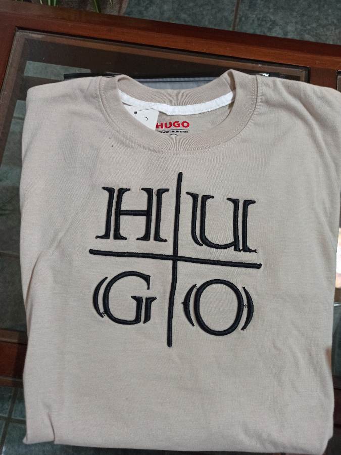 Camiseta Algodon, Bordado 3D Cuello Redo