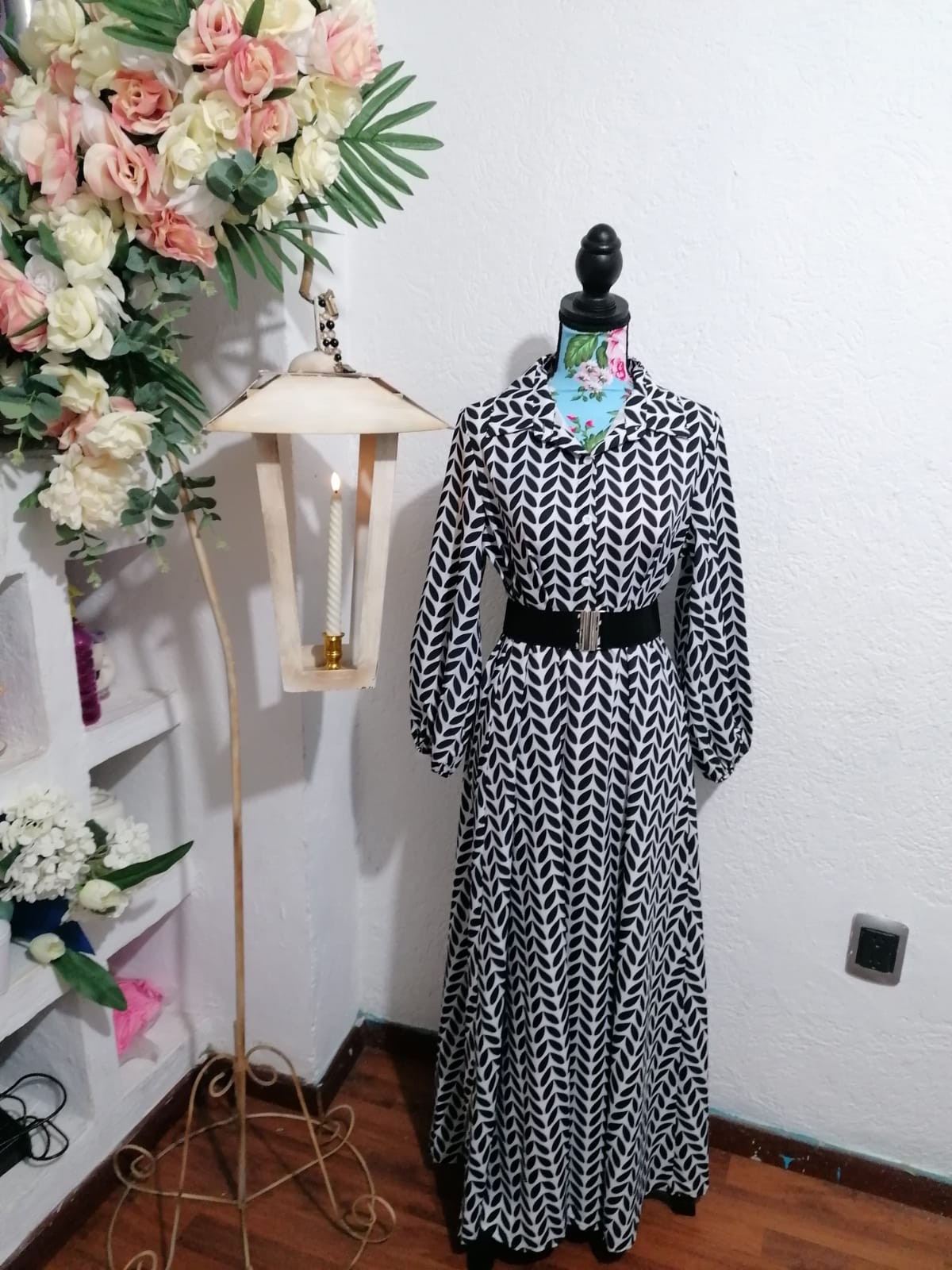 Vestido Blanco Con Negro